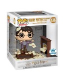 Funko POP Harry Potter - Harry Potter With Hogwarts Letters (136) Exclusive