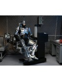 Robocop - Battle Damaged Robocop Witch Chair 18cm