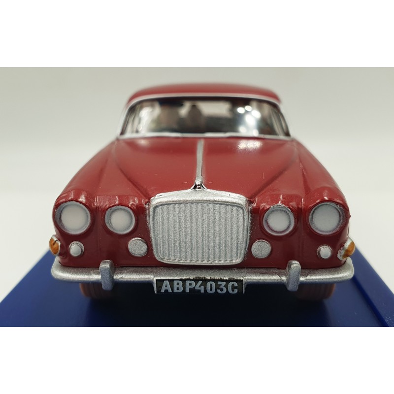 Tintin Editions Atlas No. 40 Jaguar Mk X of Doctor Müller from The Black Island 1:43 Model Car