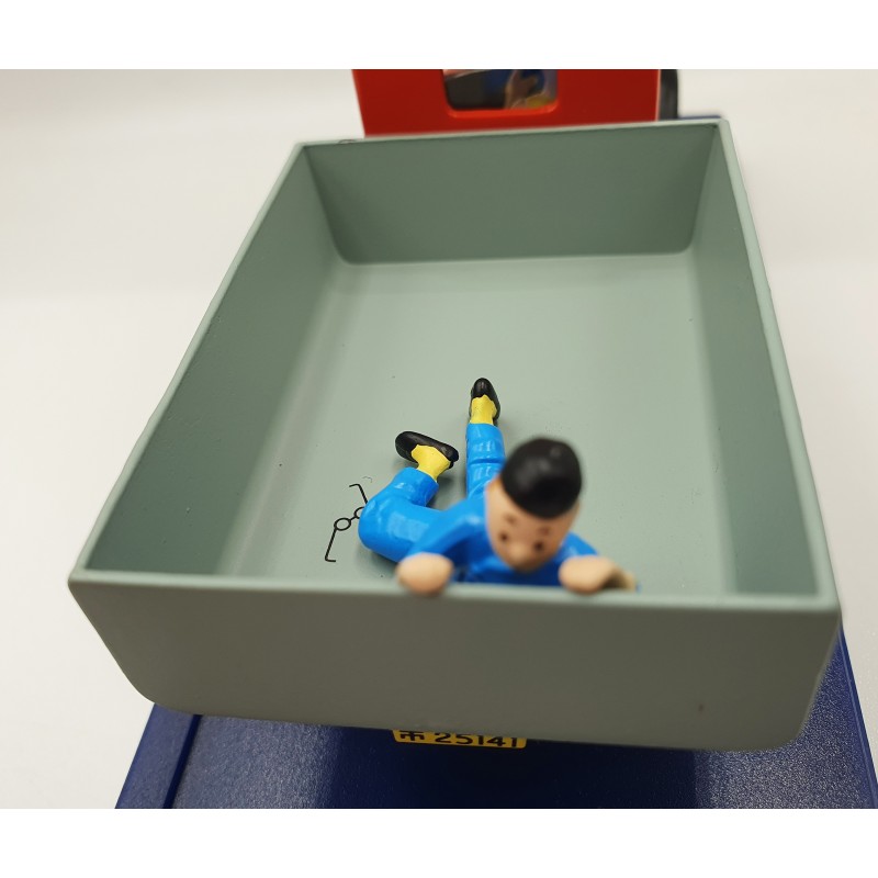 Tintin Editions Atlas No. 36 Camion Rouge Miesse 1933 from The Blue Lotus 1:43 Model Truck