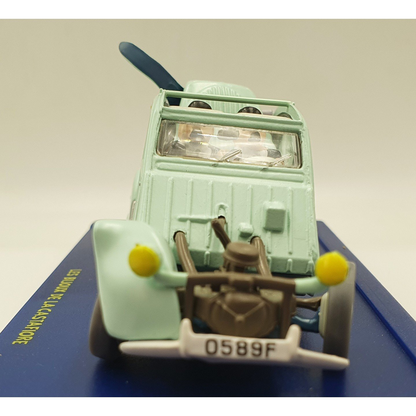TinTin ミニカー　1/43 Citroen Ami 6 Tintin Editions Atlas No. 14 Doctor's Citroën Ami 6 – The