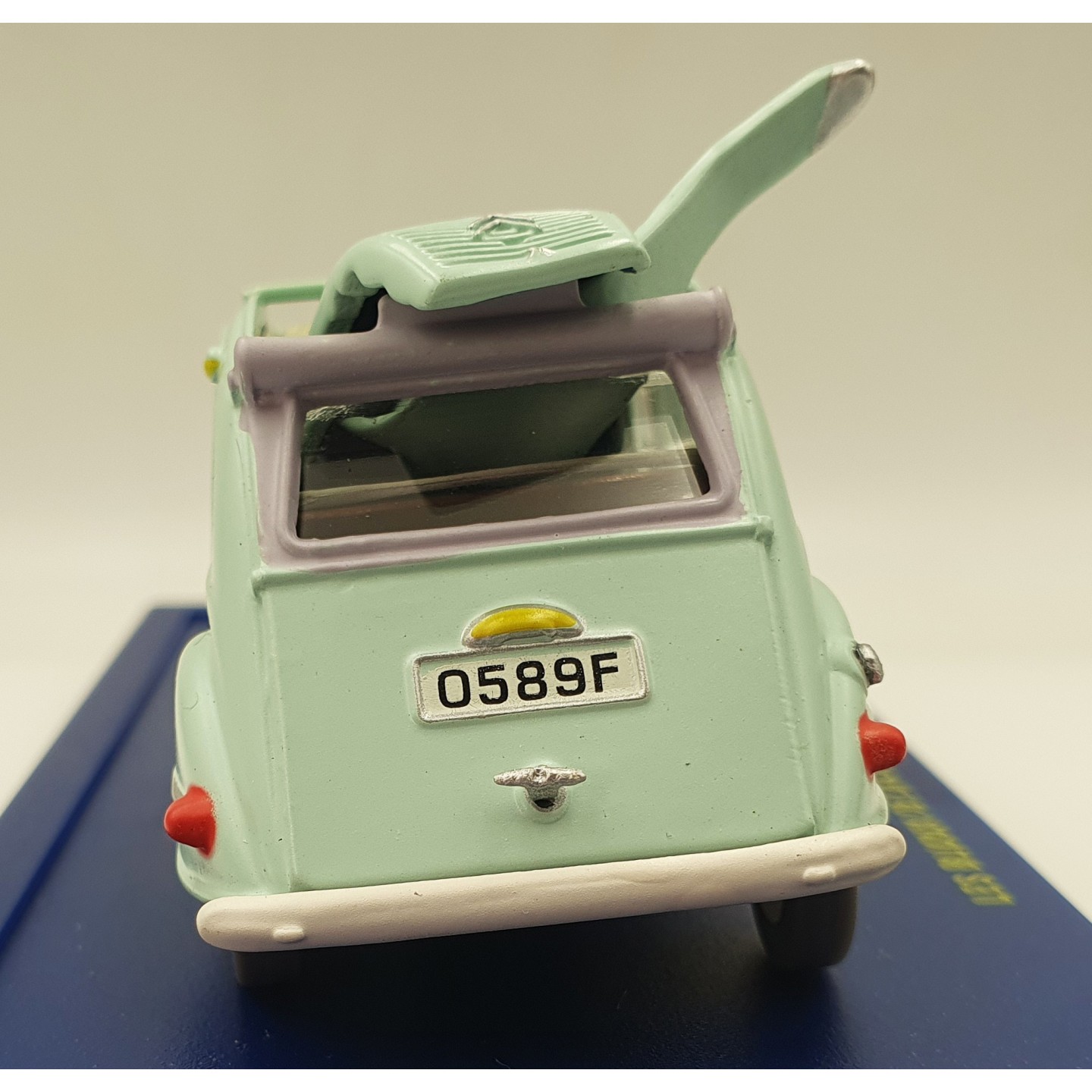Tintin Editions Atlas No. 14 Doctor's Citroën Ami 6 – The